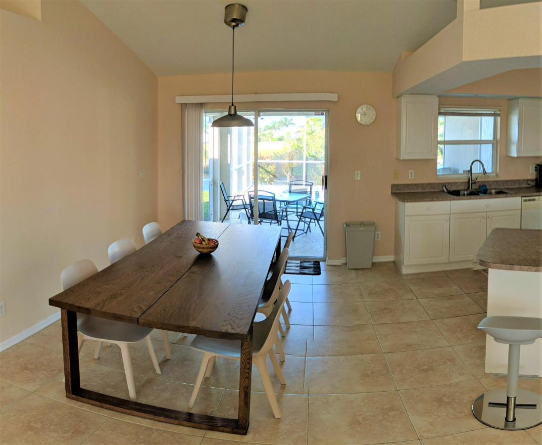 Villa Luhna 3 Bed / 2 Bath Canalfront Heated Pool ケープコーラル エクステリア 写真